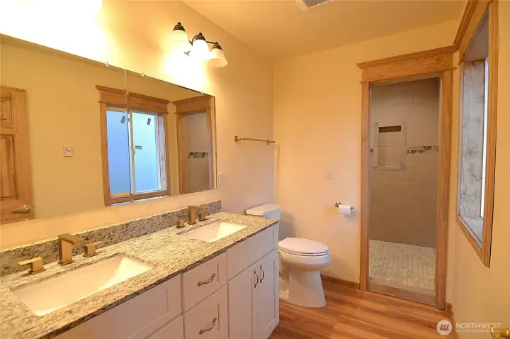 Main bathroom