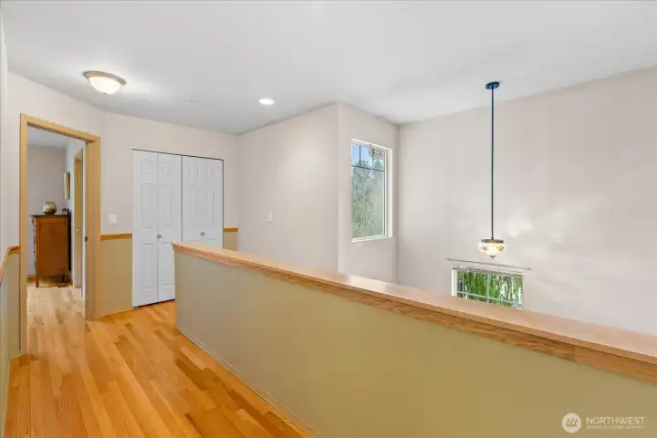 Hallway (3rd floor)