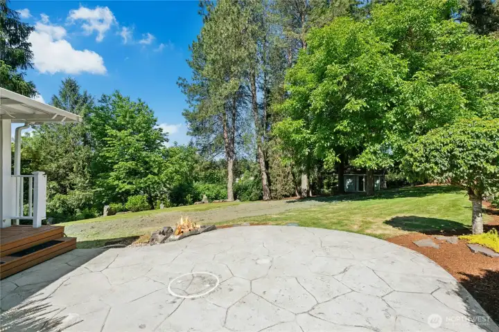 Cement patio & built-in fire pit