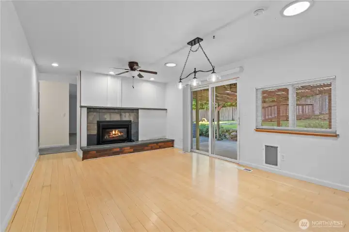 Living/dining Room off kitchen w/ gas fireplace Living/dining Room off kitchen w/ gas fireplace