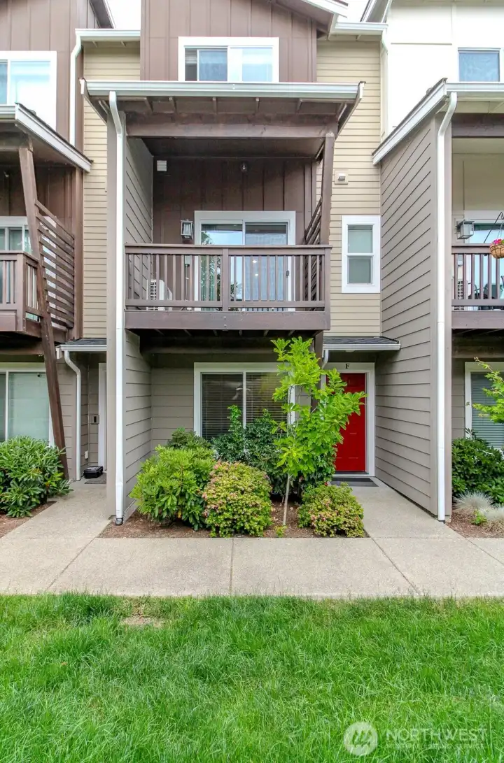 Front entry and deck with Mountain views!