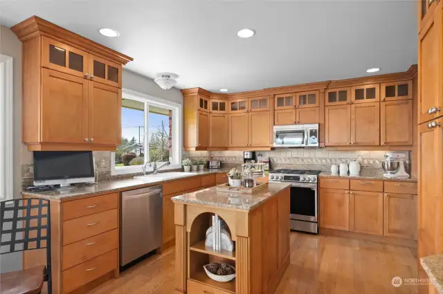 Beautifully remodeled kitchen with newer SS appliances