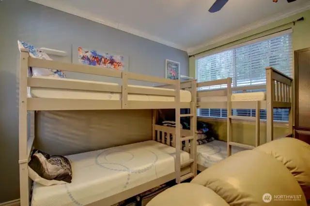Second bedroom with ceiling fan