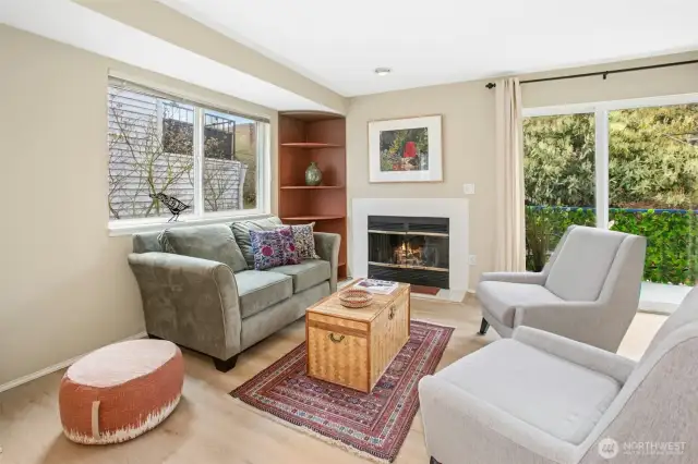 Living room & balcony