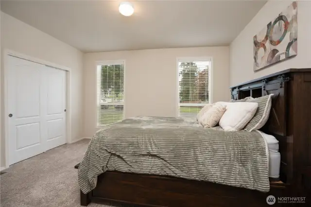 Spacious primary bedroom, with large closet!