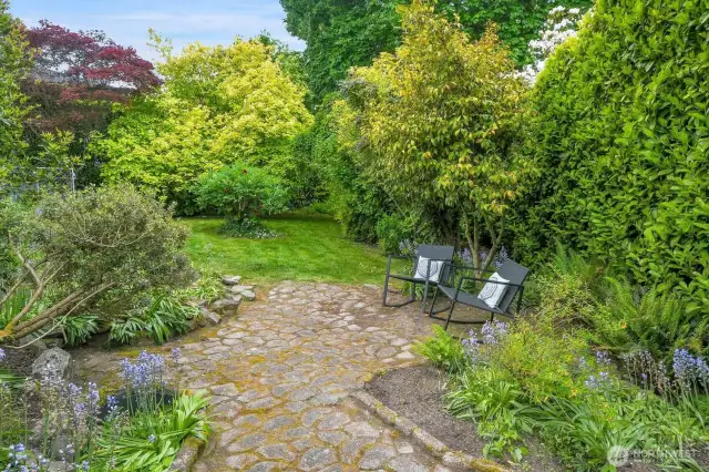 Lovely garden area to sunbathe or entertain.