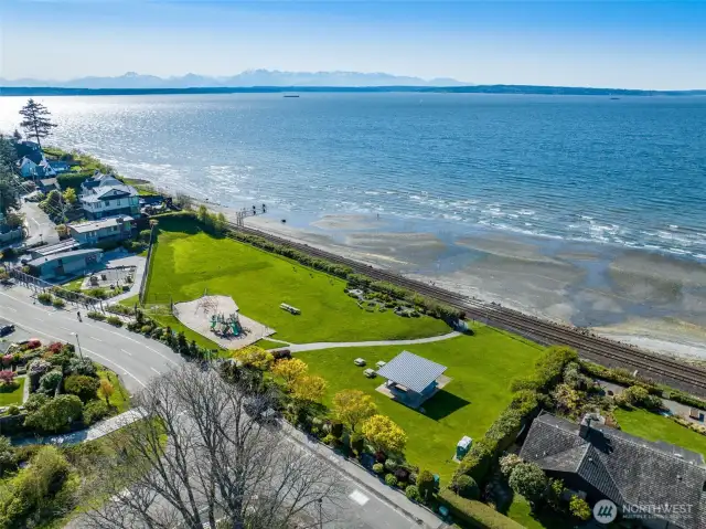 Blue Ridge Community beach and park is just a short walk from the house.