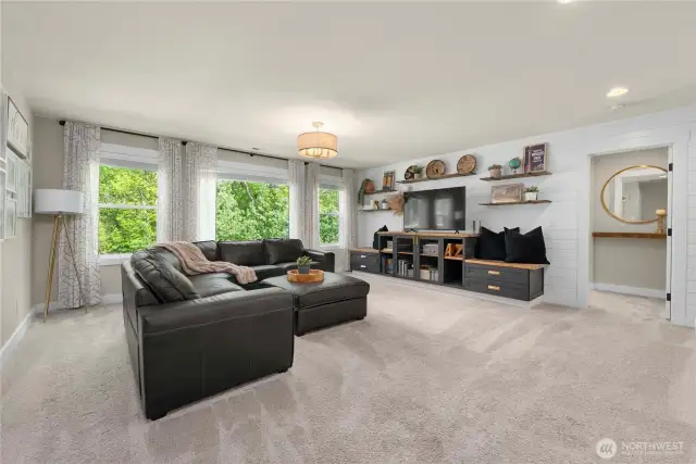 Spacious loft w/ custom entertainment center