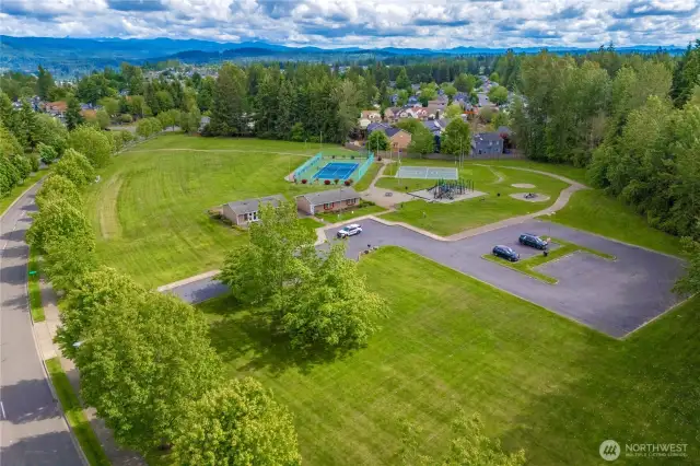 Enjoy all the amenities, (community center, athletic courts, splash parks) the Sunrise community has to offer