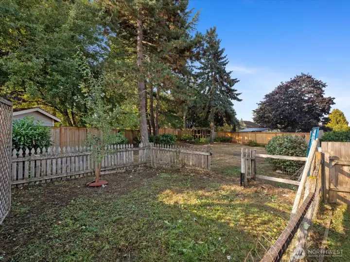 The garden area is just waiting for your vision.