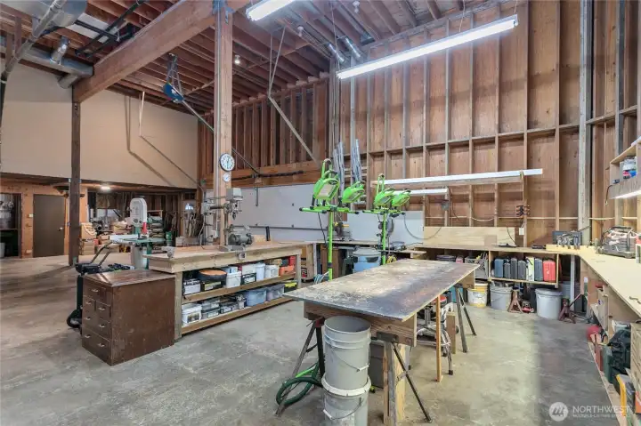 17' Ceilings - ready for your projects!