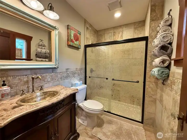 3/4 bath in hallway.