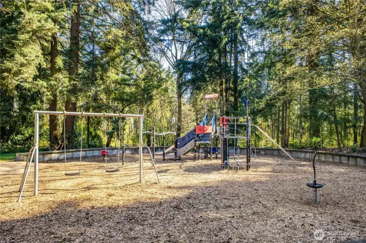 Just a few blocks away is the Northacres Park and playground. Lots of room for little ones to play and enjoy the outdoors.