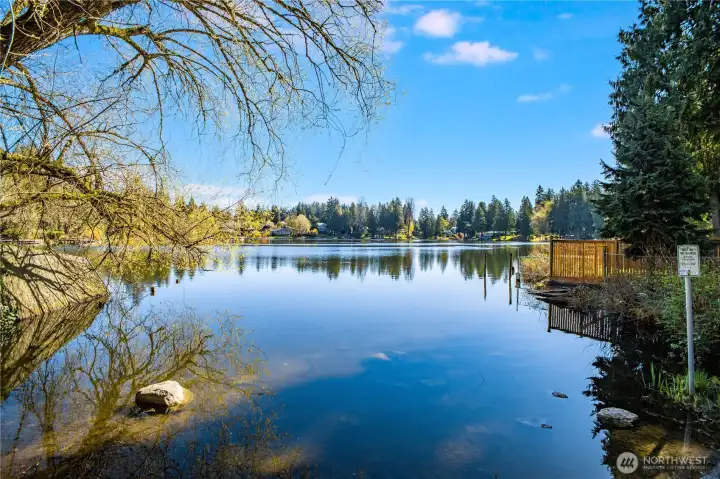 The neighborhood around this vacant lot is an ideal blend of urban amenities and natural beauty!