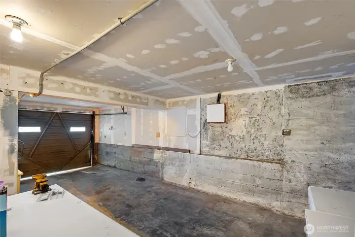 garage makes a great work space