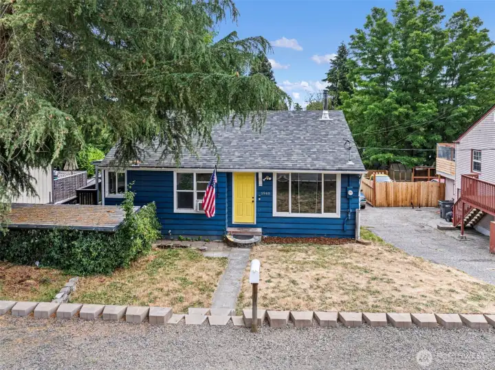 quiet neighborhood close to amenities