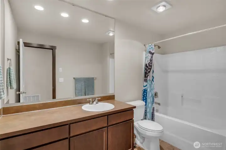 Guest bathroom.