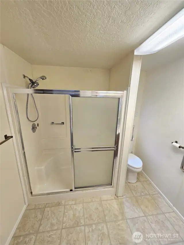 2nd Bath with sit down shower