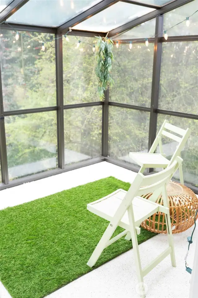 Peaceful Sunroom