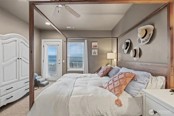 Wake up to illuminating sunrises from bed.