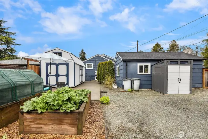 The perfect setting for all kinds of activities including vegetables, herbs and fruits.