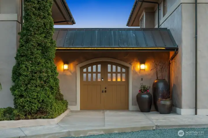 15283 Gibralter Rd gated courtyard entry