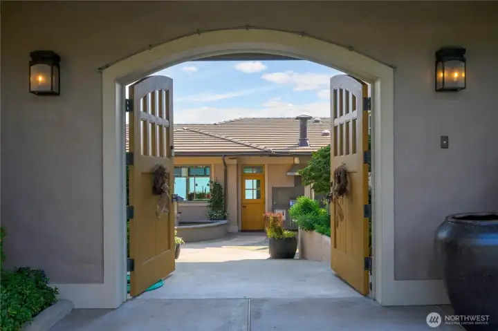 15283 Gibralter Rd entry to the private courtyard
