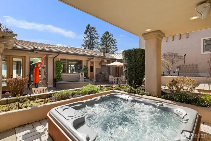 15283 Gibralter Rd hot tub in the private courtyard