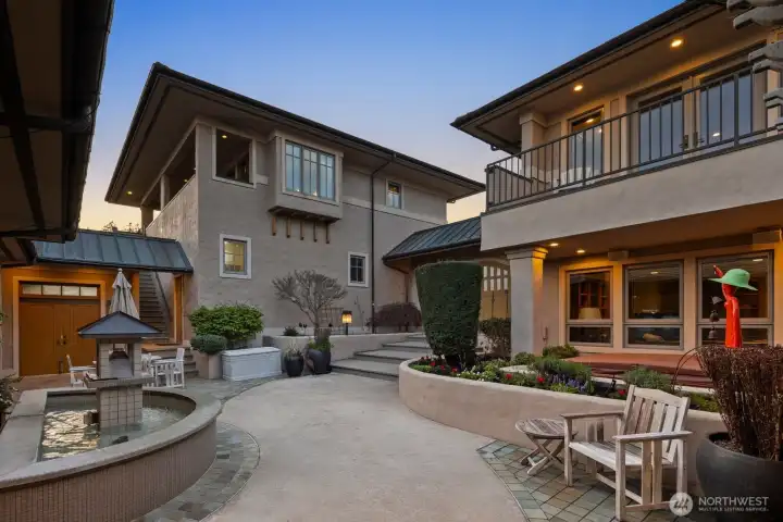 15283 Gibralter Rd tuscan style courtyard with fountain