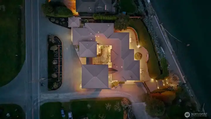 15283 Gibralter Rd aerial view of the estate