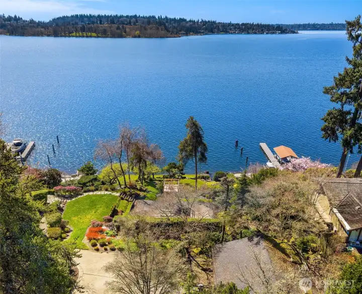 Large Western facing lot