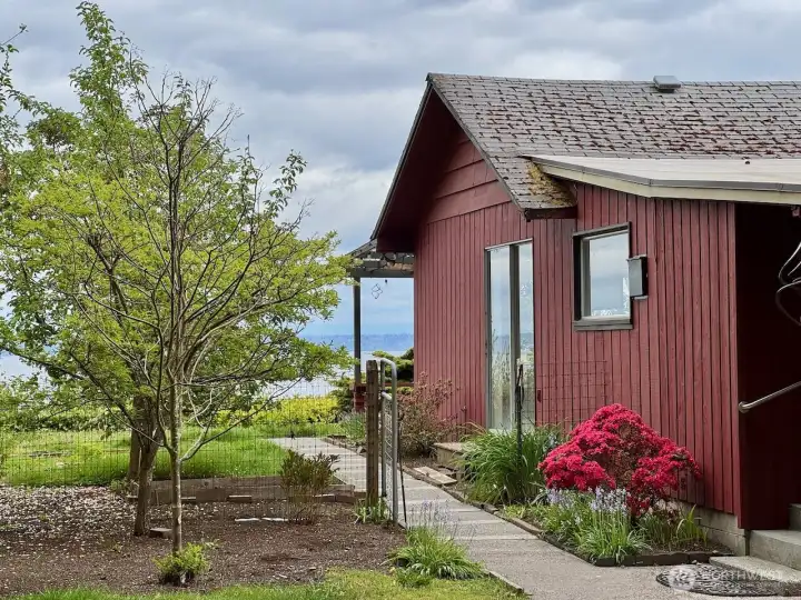 Roof for vegetable gardens!