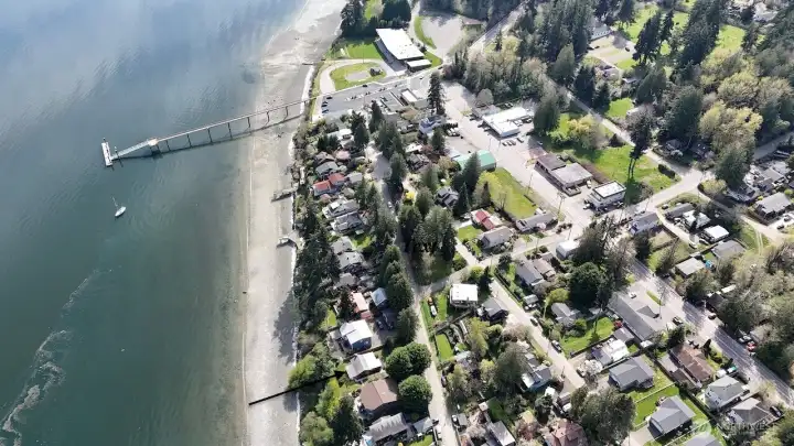 Convenient to central Suquamish