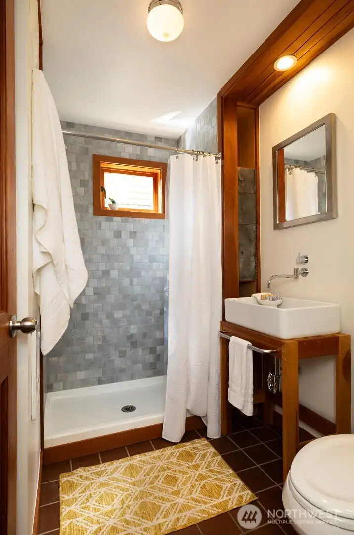 First floor bathroom - great for when guests are over