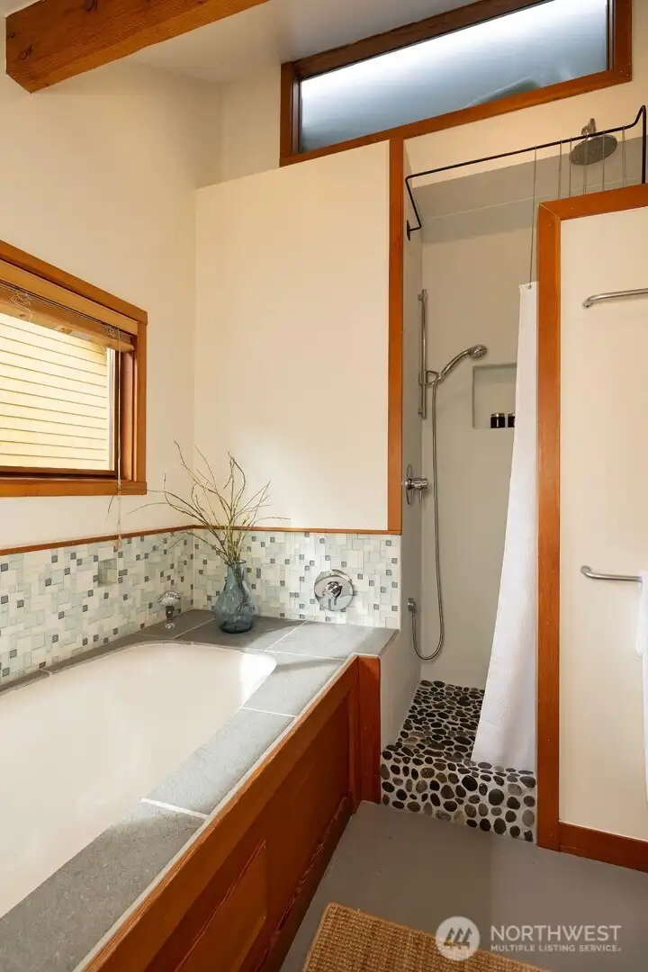 Large soaking tub & shower