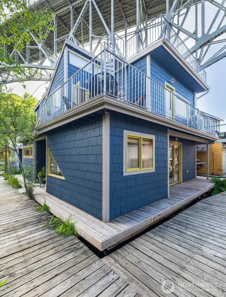 Thoughtfully updated and comfortable water living