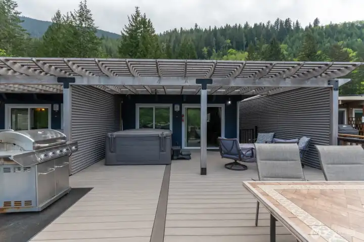 Deck 90 Mallard Cove Rd