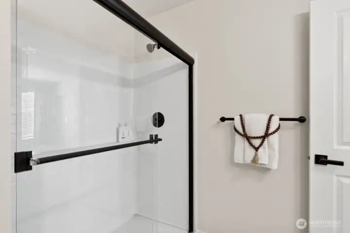 Photos are for representation only. Features, colors and selections may differ from photograph. See site agent for details. Photos are for representation only. Features, colors and selections may differ from photograph. See site agent for details.