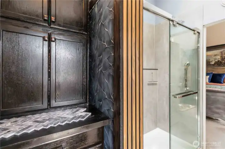 Main ensuite bath with shower