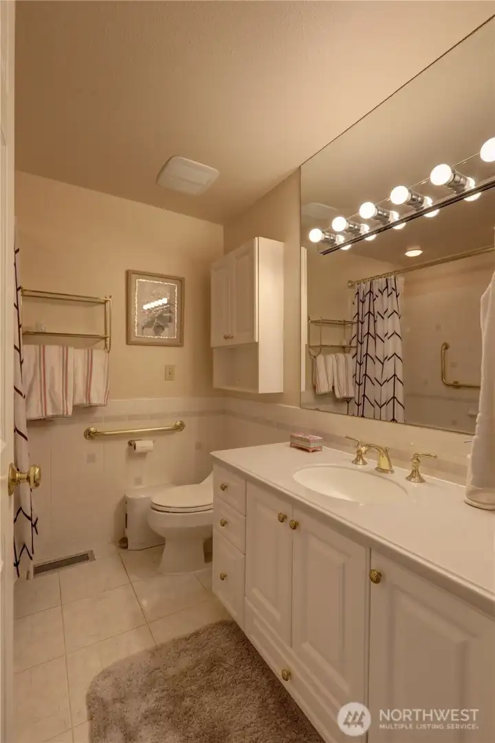 Main bathroom