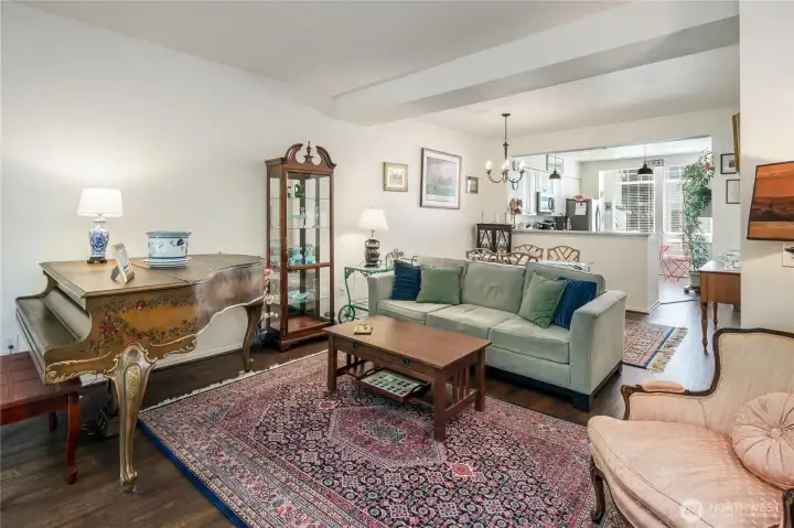 Yes, that is a piano.  There is so much space in this area to use as you see fit.