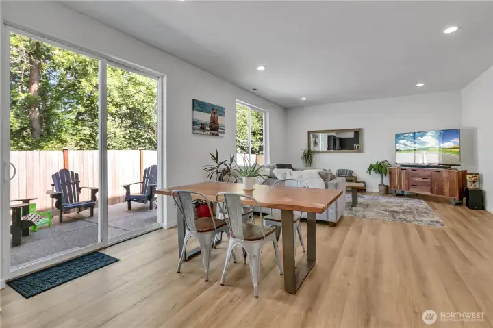 Dining area with room for an oversized table. Dining area with room for an oversized table.