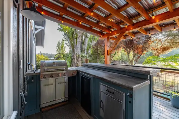 The bonus of the additional square footage of this outdoor room has the perfect ambiance for entertaining & relaxing!