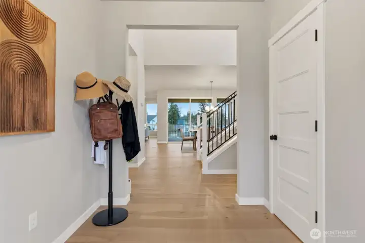 Photographs are for illustrative purposes only. Features, finishes, interior/exterior colors, landscaping and floorplan shown may vary from actual homes built