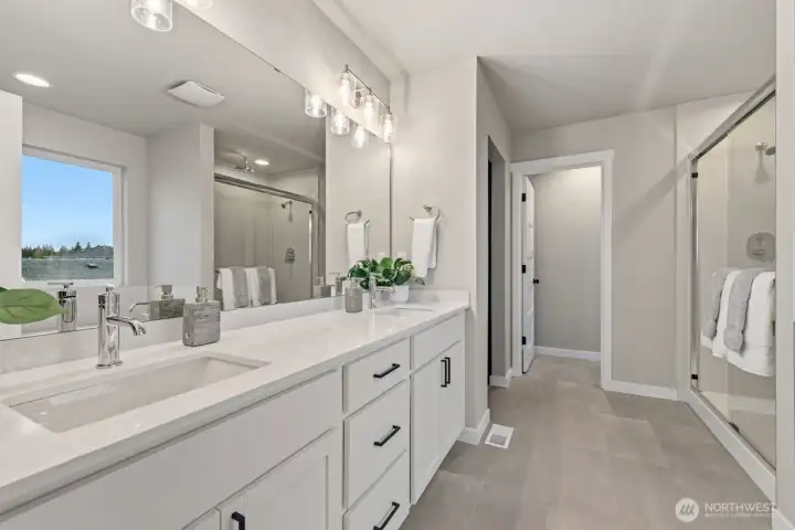 Photographs are for illustrative purposes only. Features, finishes, interior/exterior colors, landscaping and floorplan shown may vary from actual homes built