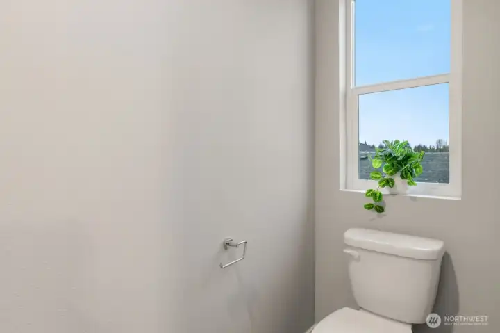 Photographs are for illustrative purposes only. Features, finishes, interior/exterior colors, landscaping and floorplan shown may vary from actual homes built