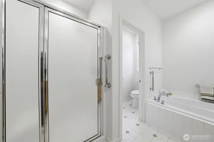 Separate shower primary