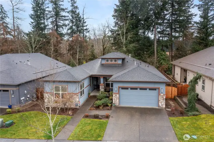 Gorgeous home has hardwood floors, an amazing 5-piece owner's suite, an entertainer's dream kitchen, den that could convert easily to a 3rd bedroom (and the home would still have an office space / work space).