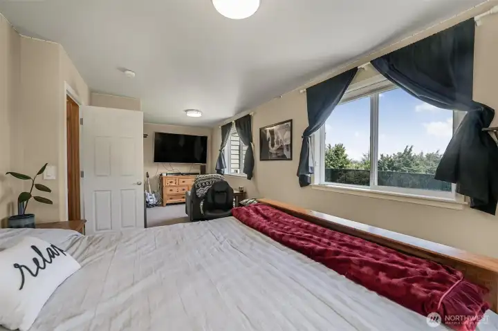 Spacious and complete with views!