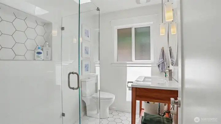 Guest bathroom, totally remodeled! Guest bathroom, totally remodeled!